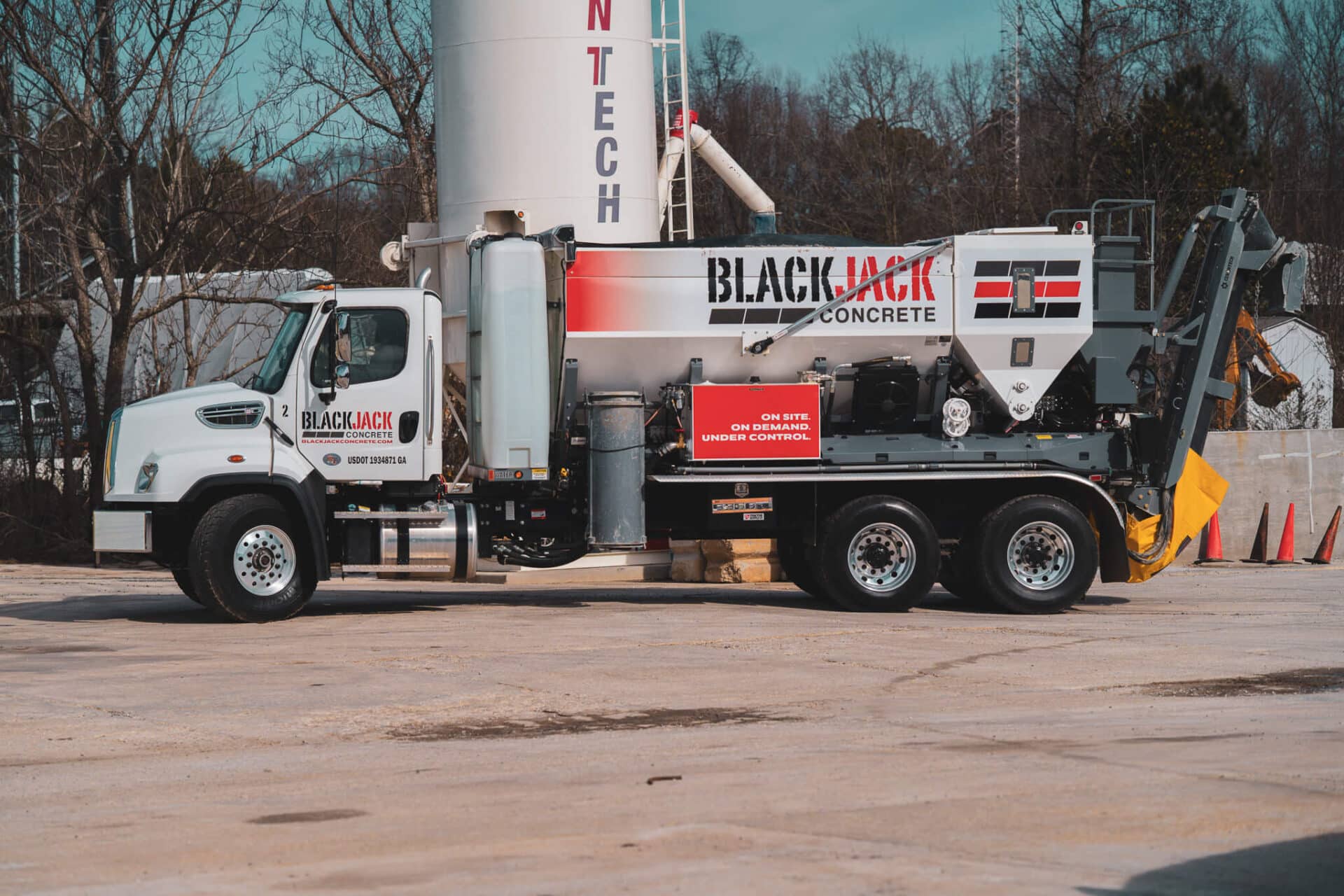 BlackackPaving – Concrete Machine Truck
