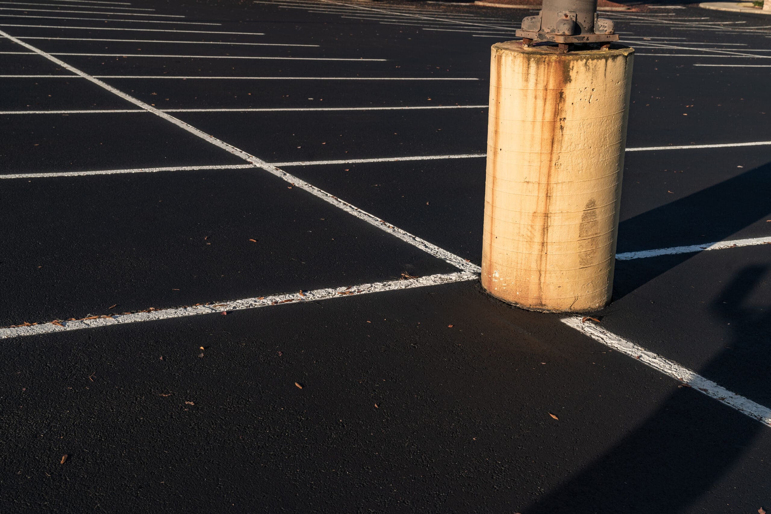 Read more about the article Signs Your Parking Lot May Need Repaving