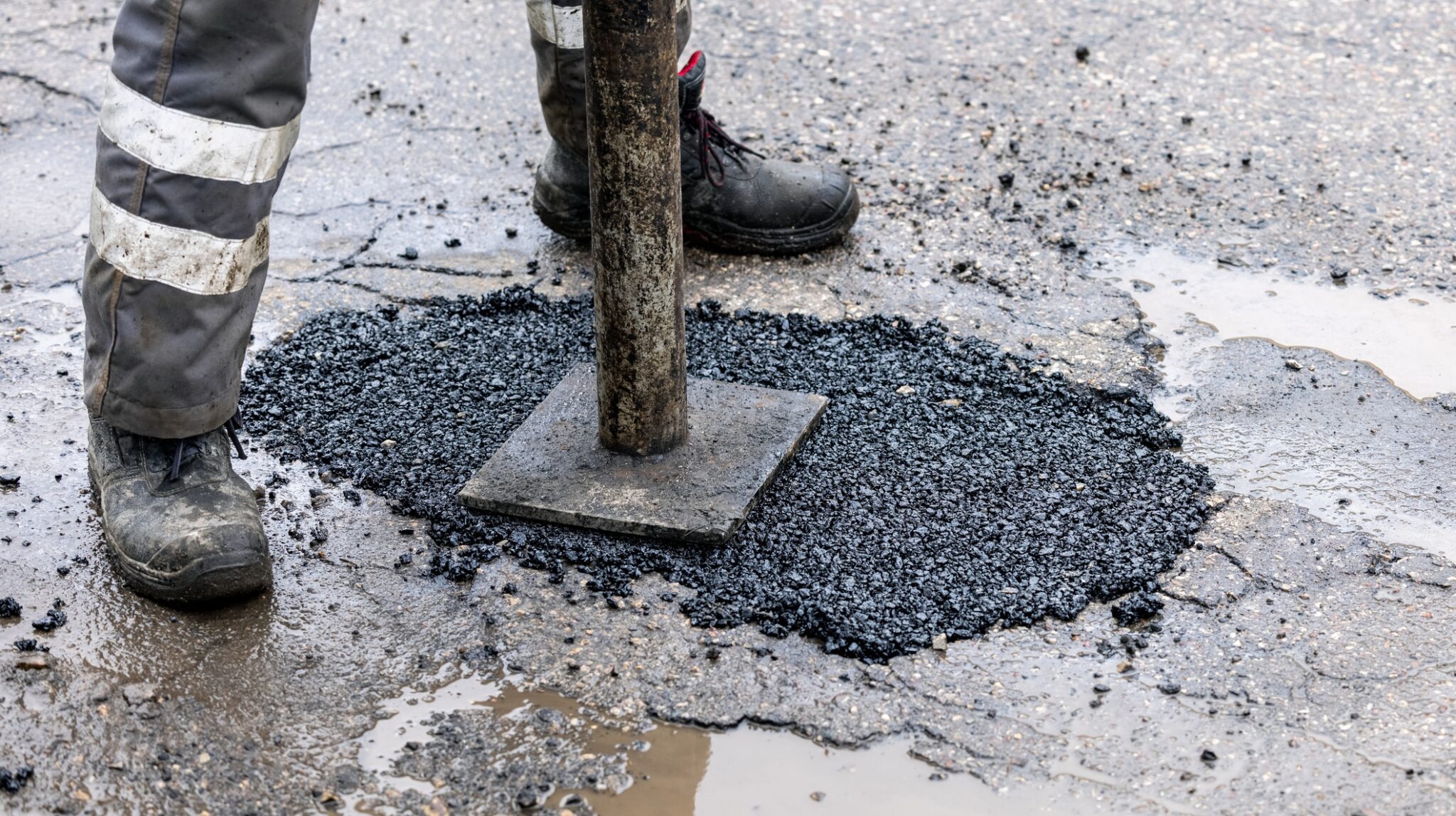 Read more about the article How to Fix a Pothole